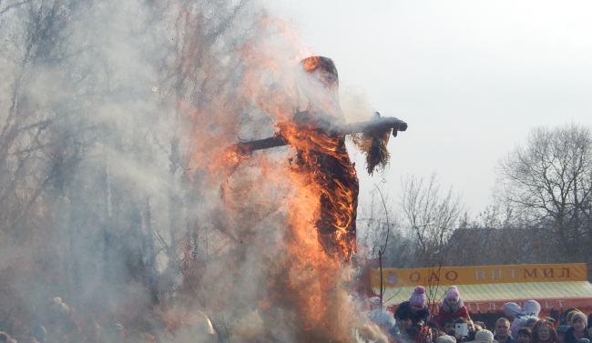 Сожжение Масленицы. Фото Евгении Москвиной