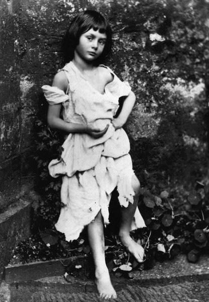 Алиса Лидделл в возрасте семи лет. Фото Льюиса Кэрролла