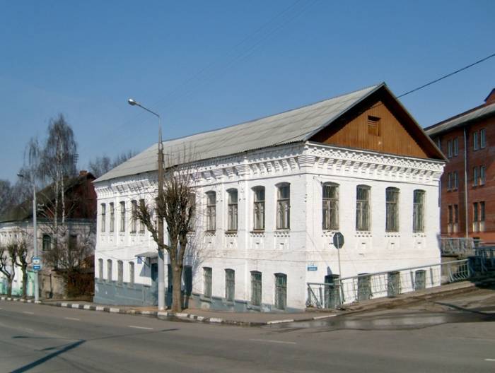 Дом №14 на ул.Калинина,вид с южной стороны, апрель 2011