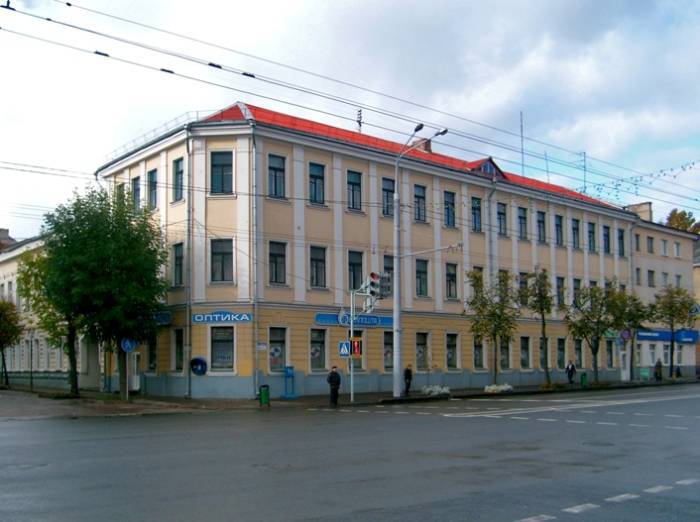 Здание на углу Ленина и Советской