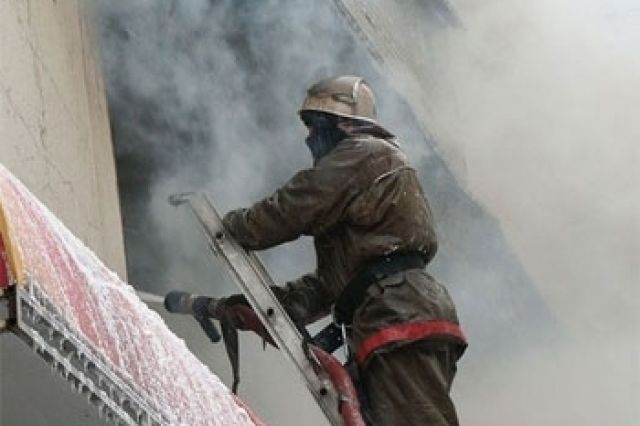 При пожаре в общежитии эвакуировано 33 человека. Источник: chv.aif.ru