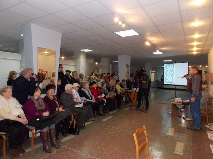 На адкрыцці выставы Уладзіміра Вітко ў Віцебскай абласной бібліятэкі
