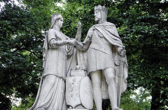 скульптура Ядвиги и Ягайло