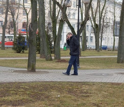 парк, курильщик, парк у вокзала