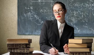 учитель, учитель за работой, учитель у доски