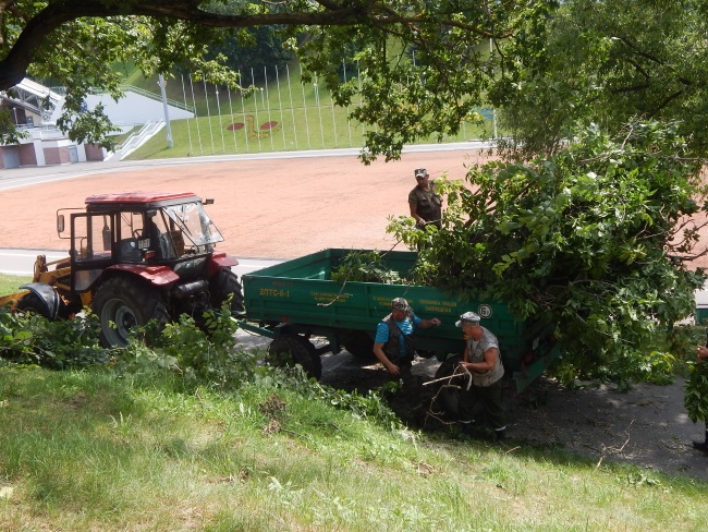 летний амфитеатр, уборка