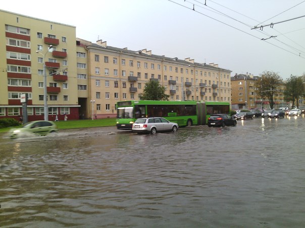 В Минске наземный транспорт на время стал водным. Источник фото: соцсети
