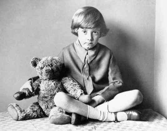 Винни и Кристофер