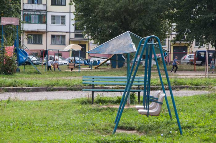 Действительно, с детскими площадками в Новолукомле все в порядке. Фото Анастасии Вереск