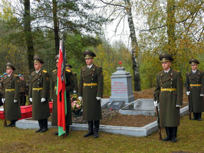 Останки жертв перезахоронили на станции Лосвидо