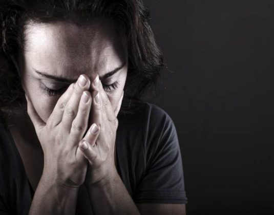 женщина грусть