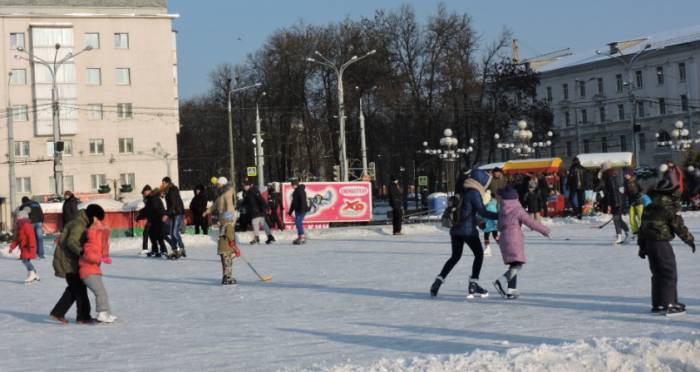 В морозную погоду здорово кататься на коньках. Фото Саши Май