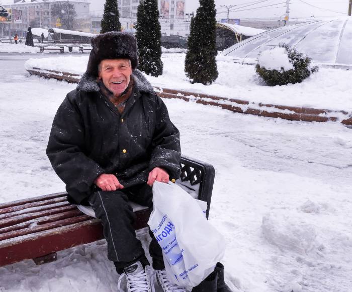 старик на коньках