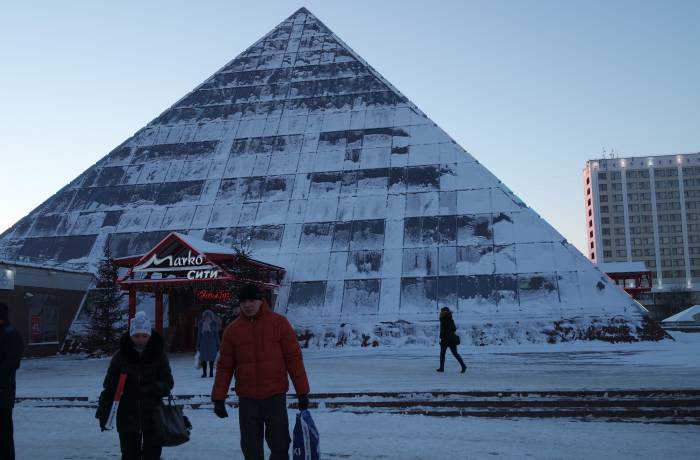 Витебская пирамида тоже замерзла. Фото Анастасии Вереск