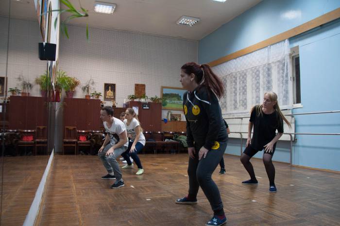 Сейчас в студии занимаются 70 человек в шести группах, есть отдельные группы для танцев и фитнеса. Фото Анастасии Вереск