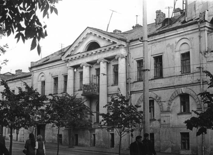 Здание бывшей губернской типографии. Снимок 1950-х годов. Фото предоставлено Виктором Борисенковым