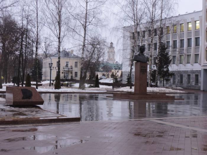 витебск, замковая, бюст машерова