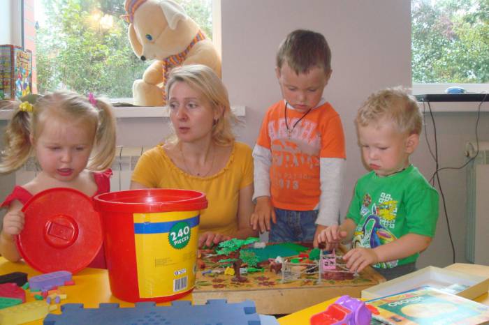 Игрушки для детского садика многим родителям приходится покупать самим. Фото mird.ru