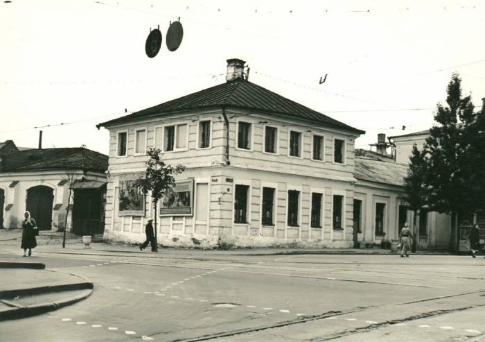 Дом пожарной команды 1950-е гг. пл. Свободы. Фото из группы "Таямніцы Віцебска" Вконтакте