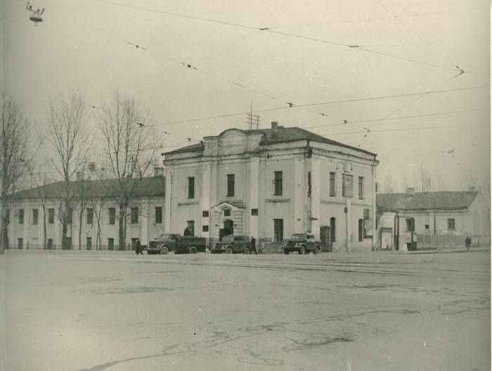 Здание бывшего архиерейского дома 1966 год. Фото из группы "Таямніцы Віцебска" Вконтакте