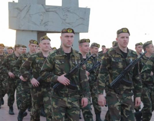 площадь Победы парад