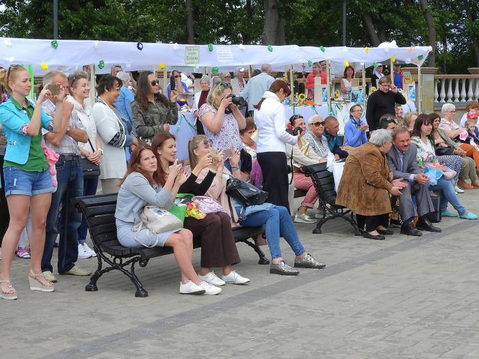 Возле Успенского собора. Фото Светланы Васильевой