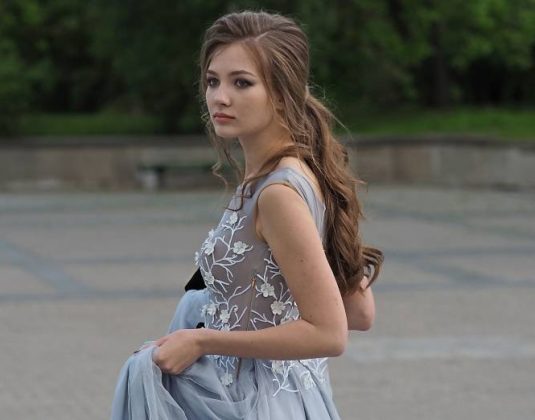 выпускница