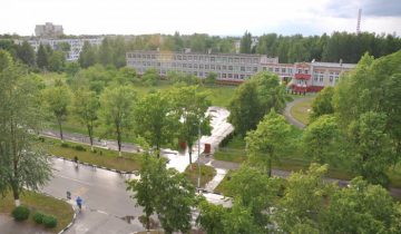 На фото видно, что сад занимает большую территорию (слева). Фото Анастасии Вереск