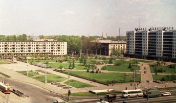 Площадь Победы “из прошлого”. Такой мы ее еще помним. Фото Фото Бориса Беленького.