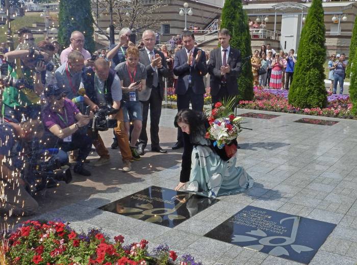 Кто получит новый памятный символ на площади Звезд в Витебске