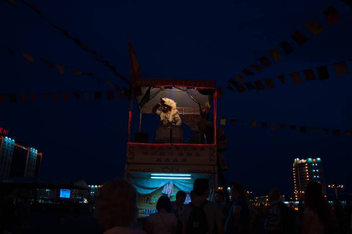 Славянские танцы на площади Победы. Фото Анастасии Вереск