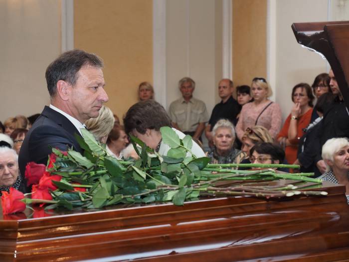 Церемонию прощания посетил мэр Витебска Виктор Николайкин. Фото Светланы Васильевой