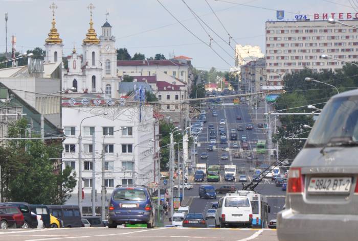 Движение в центре Витебска. Фото Анастасии Вереск