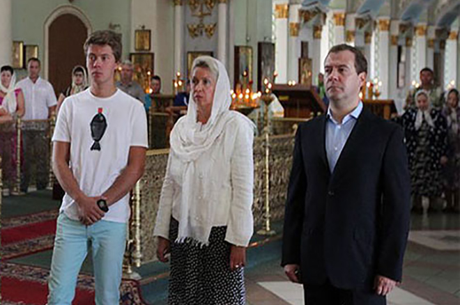 илья медведев