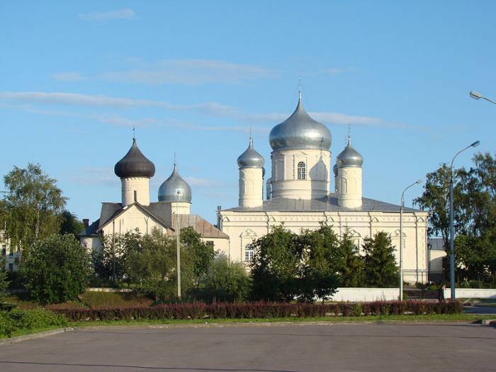 Покровский монастырь в Великом Новгороде. Фото ru.wikipedia.org