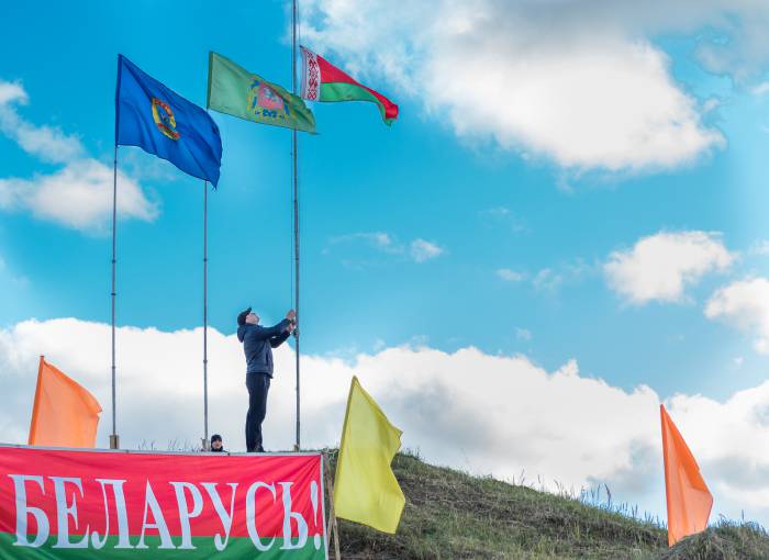 Флаги подняты - соревнования начались. Фото Светланы Васильевой