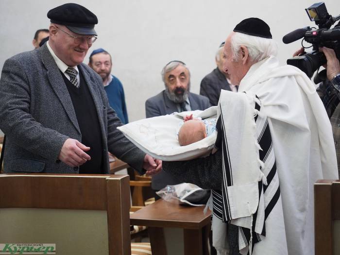 Первый торжественный обряд прошел в витебской синагоге