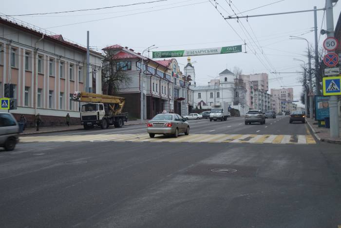 На пешеходном переходе на улице Ленина возле здания Комитета гос­контроля теперь работает новый светофор