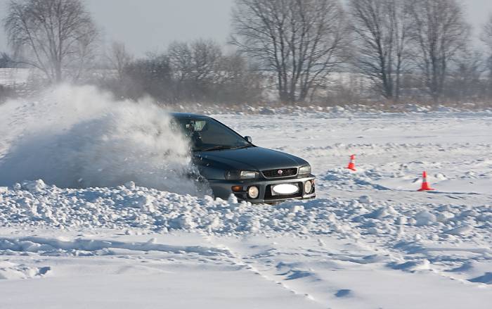 «Снежно-ледовый спринт-4»: Как в Витебске прошли испытания автомобилей