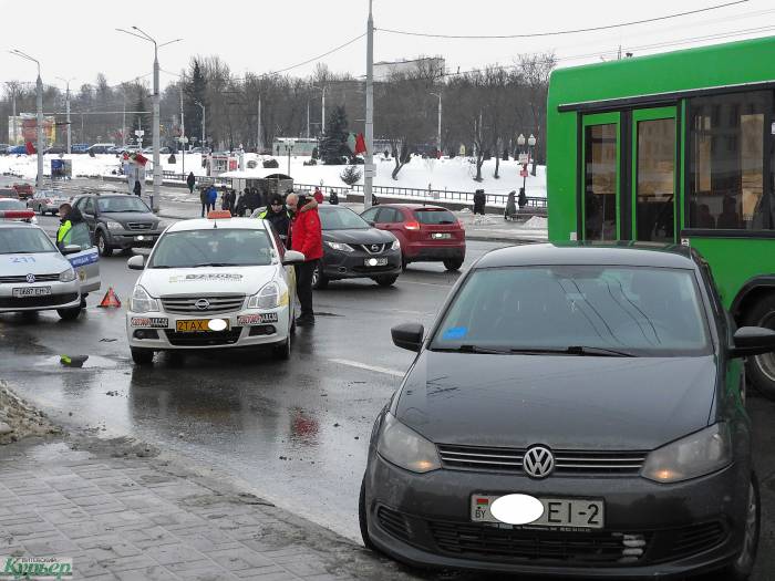 Суета и пробки на дорогах Витебска накануне 8 марта