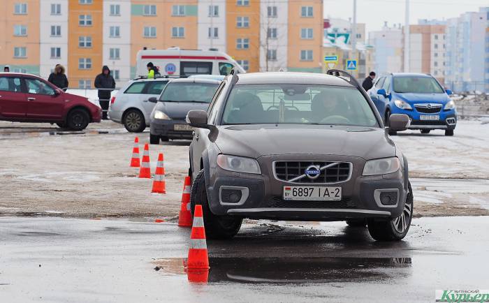 8 марта в Витебске выбирали лучшую автоледи города