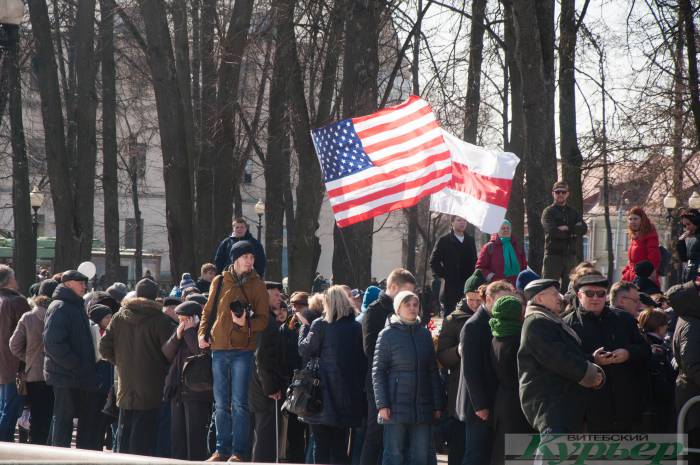 «З чаго Я такіх людзей кожны дзень не сустракаю? Можа, гэта не Беларусь?» Праздник не для всех: кому-то - на концерт, а кого-то - в автозак