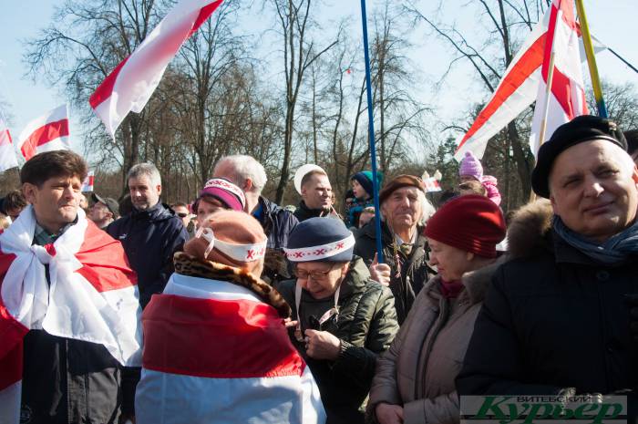 «З чаго Я такіх людзей кожны дзень не сустракаю? Можа, гэта не Беларусь?» Праздник не для всех: кому-то - на концерт, а кого-то - в автозак