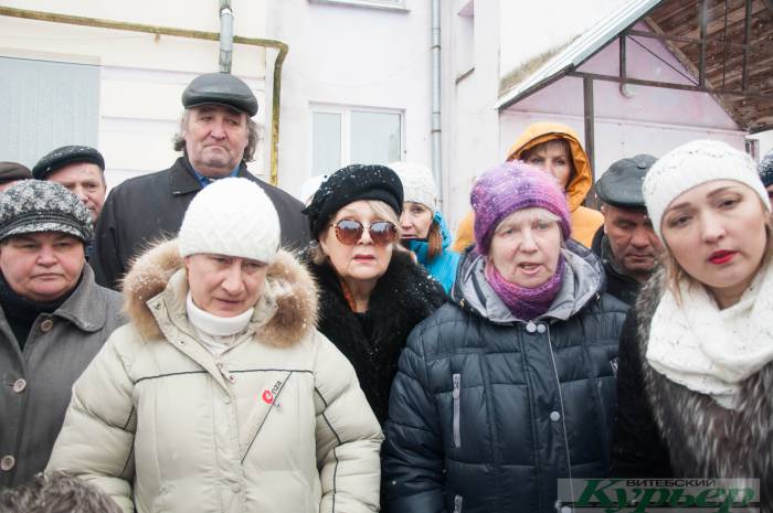 «А на нас, извините, наплевали!» В Витебске жильцы выступили против застройки возле Смоленского рынка