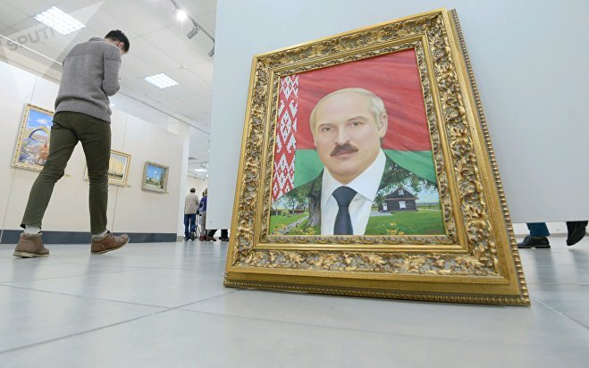 Никас Сафронов привез в Минск новый портрет Александра Лукашенко
