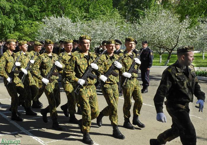 В Гродно солдат вскрыл себе вены, парня спасли сослуживцы