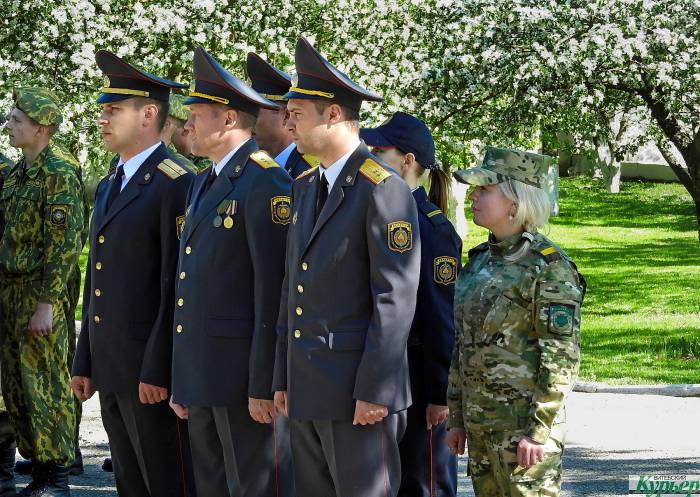 11 мая в войсковой части Витебска провели торжественную вечернюю поверку