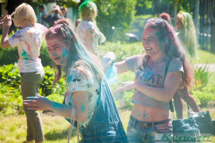 Фестиваль красок в парке Железнодорожников: как это было