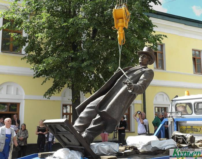 В Витебске установили памятник Федору Махнову. Как это было