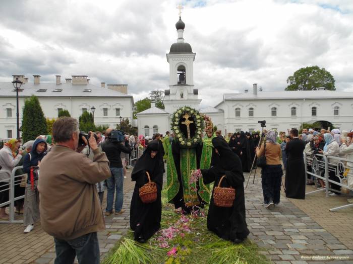 В Полоцке отмечают День памяти святой Евфросинии (фоторепортаж)